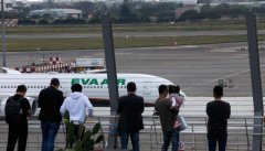 土耳其的(de)空運-80歲老翁機(jī)上毆打空姐 航空公(gōng)司挺員(yuan)工(gong)怒告乘客